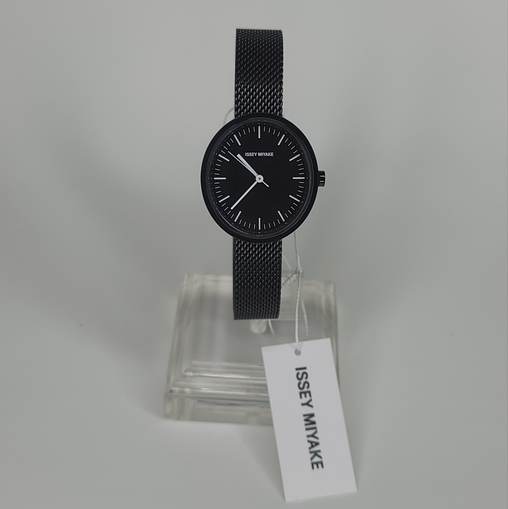 ISSEY MIYAKE Watch ELLIPSE Naoto Fukasawa Black NYAR002 [Showroom Sample]